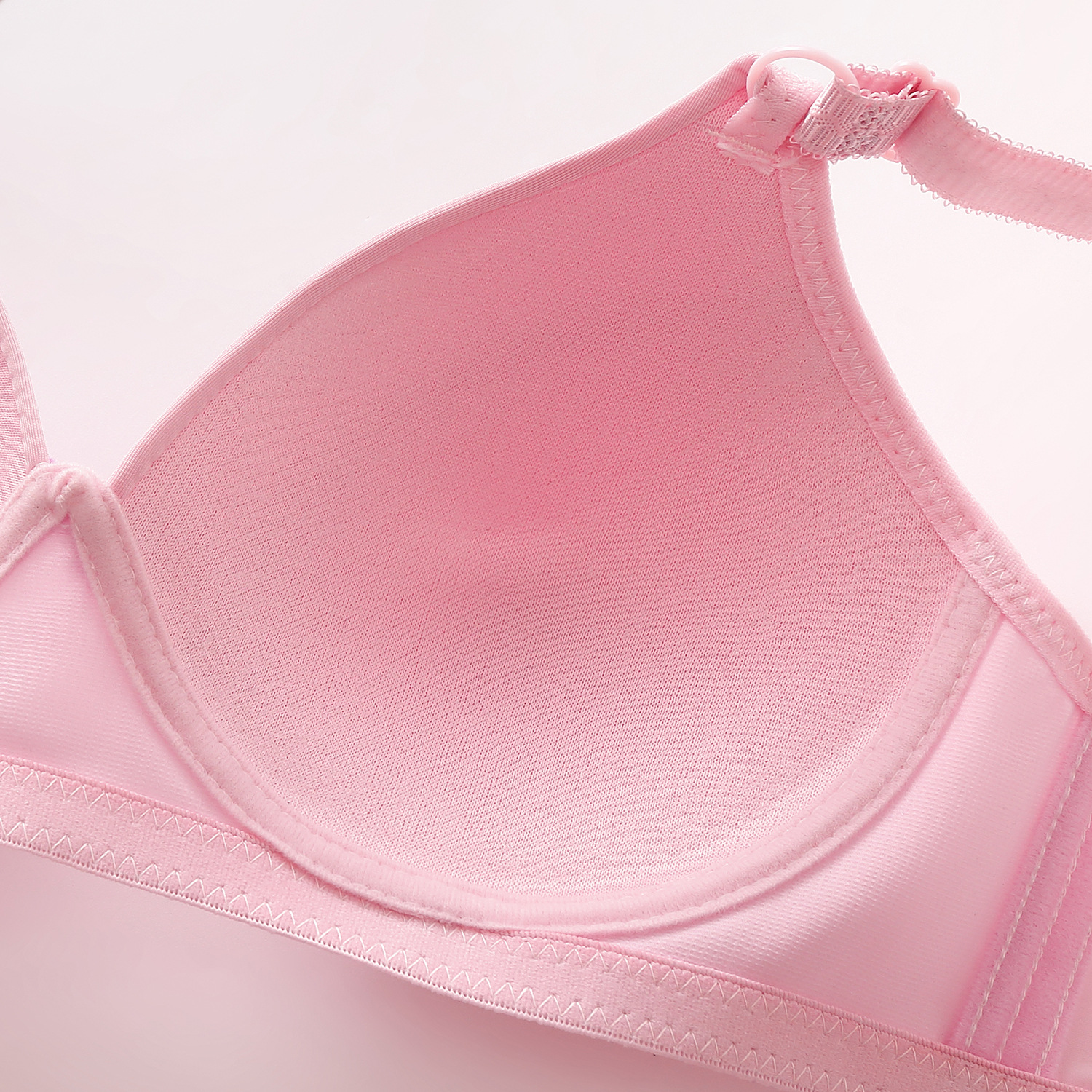 The manufacturer exclusively provides thin, seamless undergarments for women, middle-aged and elderly people, with embossed beads, cut-out and jacquard traditional style bras pic 5