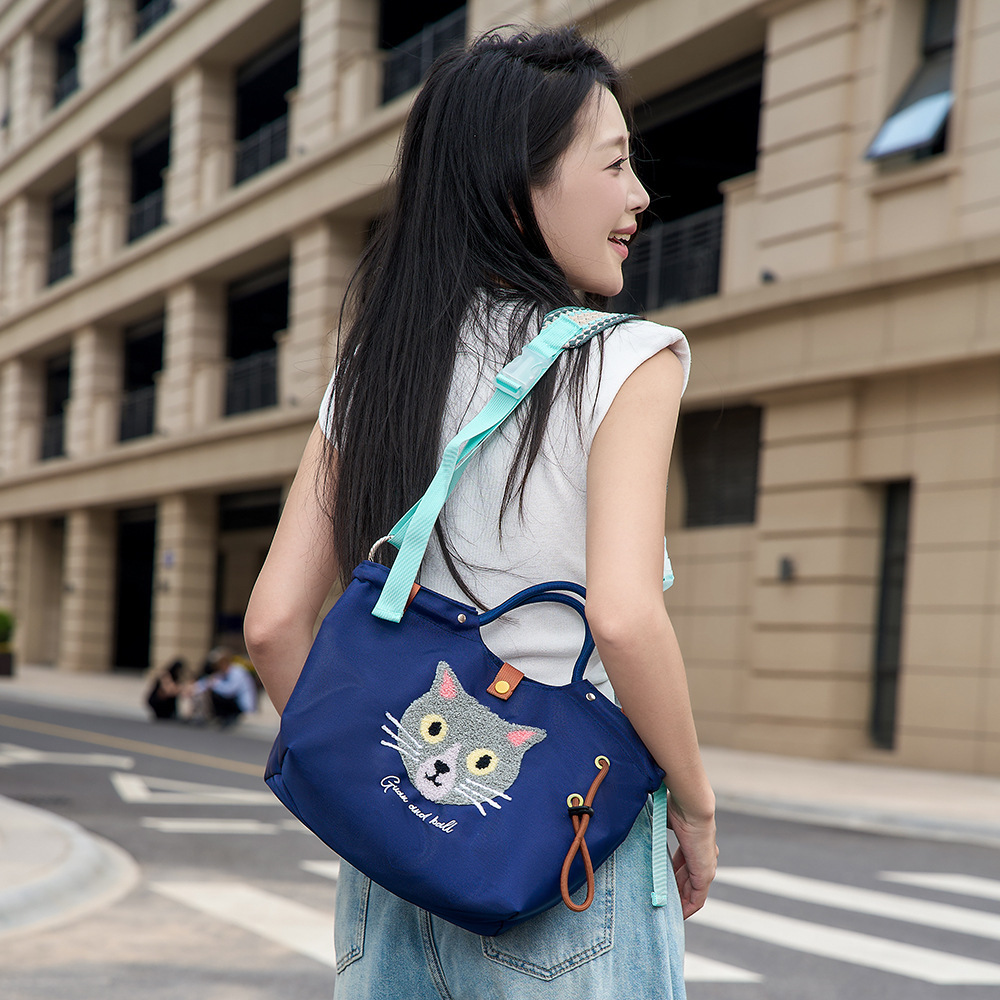 2025ins Japanese style new cute hand-carry small bag, portable for school, commuting and going out as a bento bag pic 12