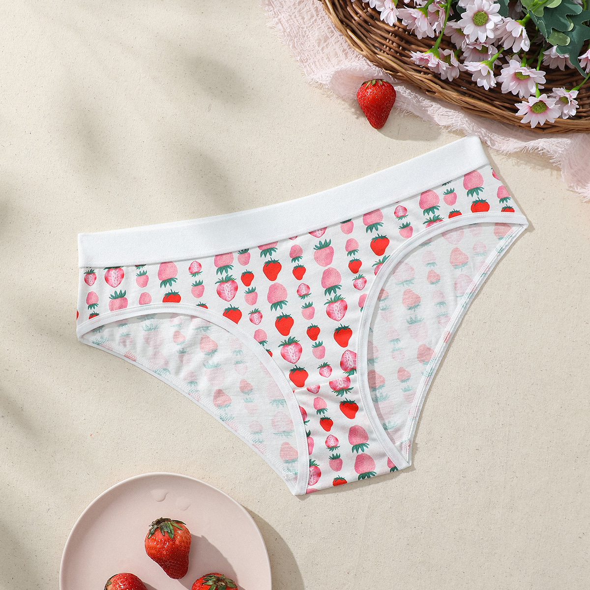 YANNI2024 Summer New Export underwear Women Lift buttocks Comfortable antibacterial cotton crotch fruit strawberry triangle pants Soft, cute and sexy underwear cross-border wholesale pic 8