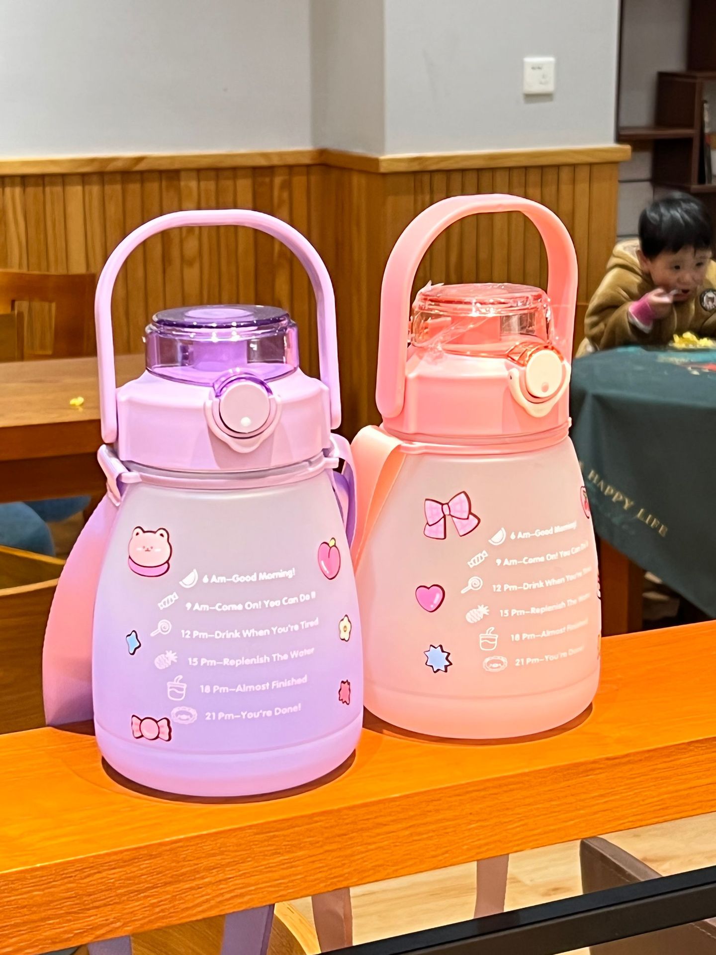Cross-border Amazon cute large-capacity straw cup, plastic big-bellied cup, gradient color, summer Internet celebrity 1300ML water cup pic 4