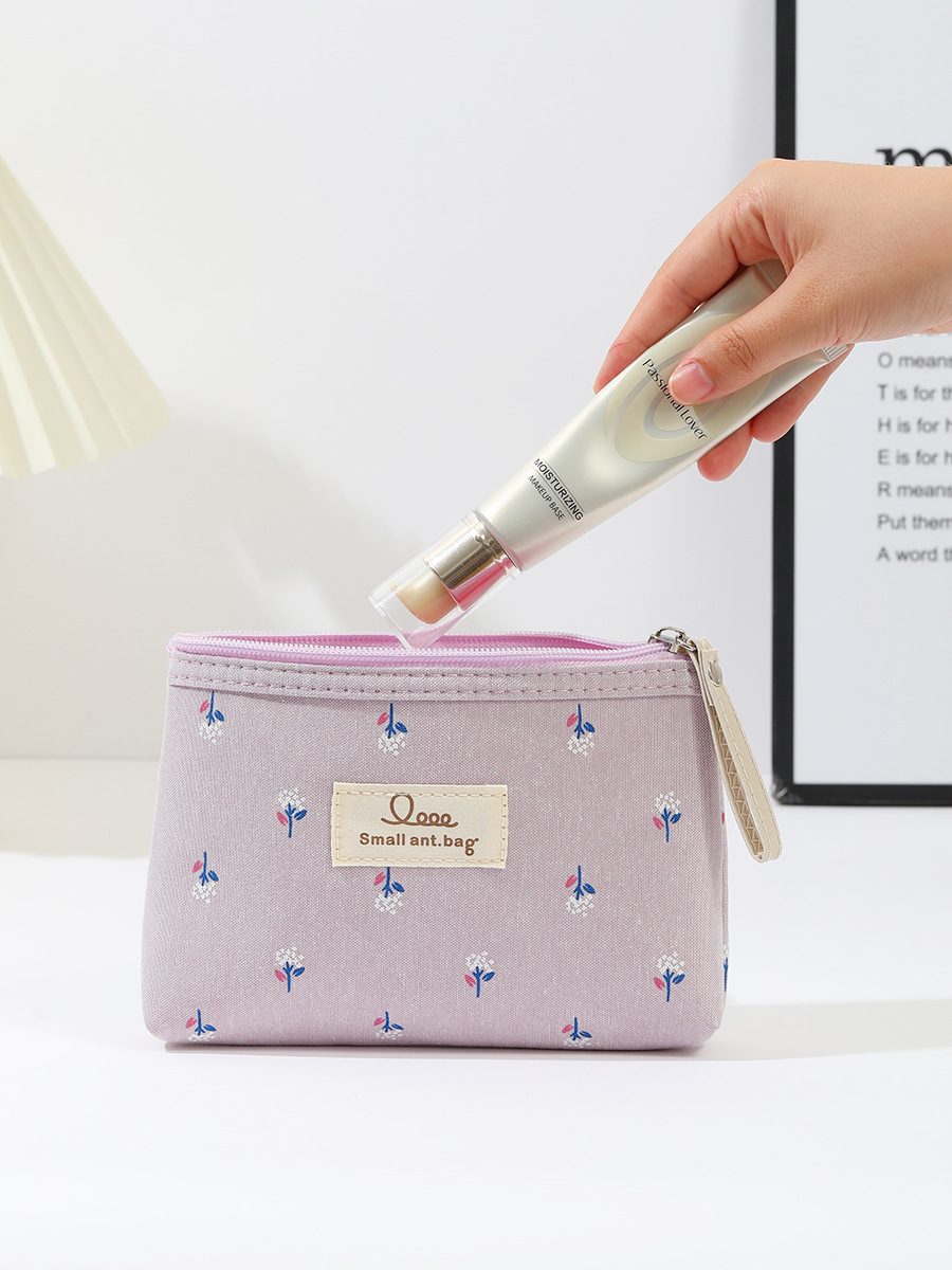 跨境印花帆布化妆包女防水便携ins风字母学生笔袋旅行收纳洗漱包详情13
