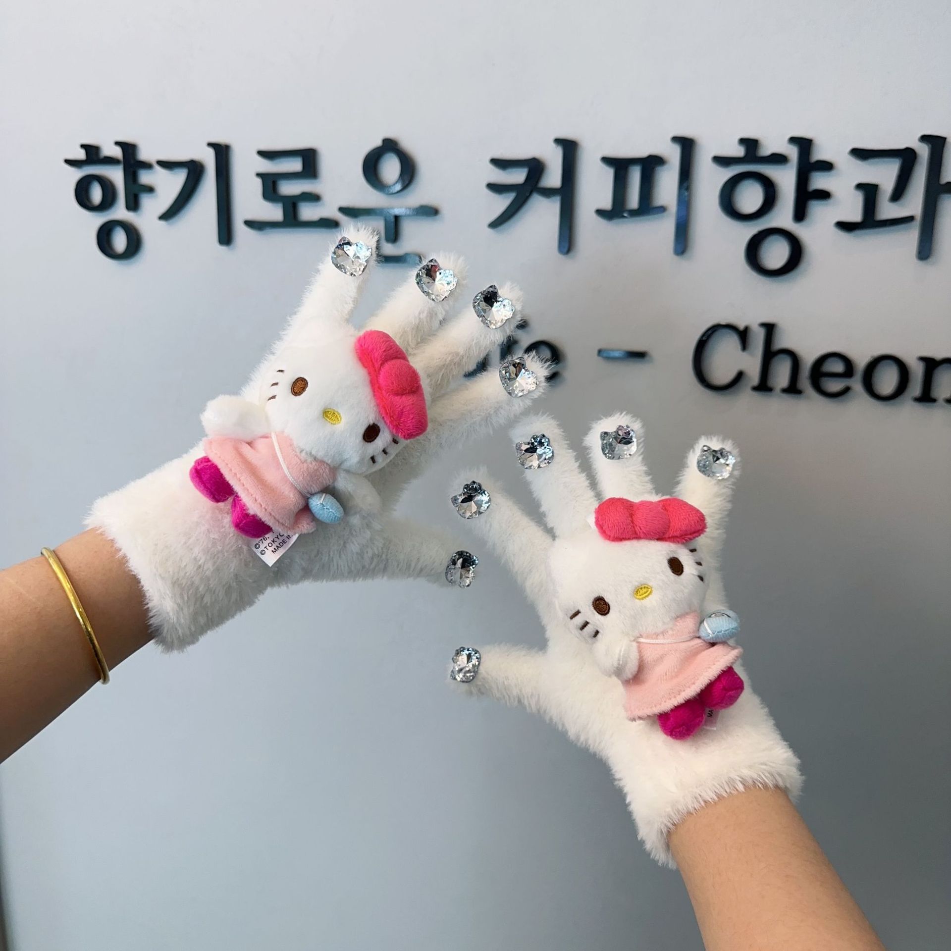 HelloKitty water diamond cute plush gloves for autumn and winter, Kitty Cat doll, warm knitted five-fingered gloves for girls pic 10