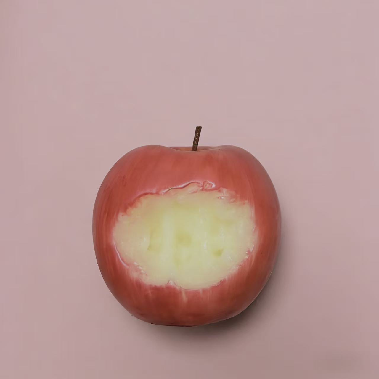 Take a bite of the apple-scented candle as a Christmas gift for your girlfriend, best friend, employee group-buying gifts, accessories and ornaments pic 5