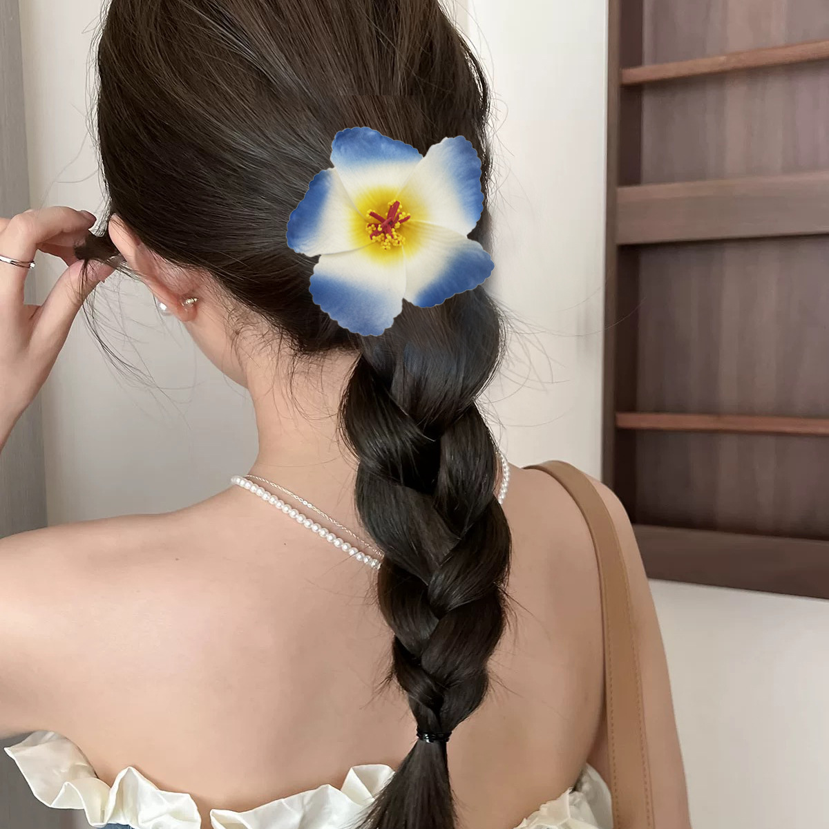 This trendy faux hibiscus flower hair clip exudes a high-end atmosphere. The side clip is a Bohemian hair band for a seaside vacation pic 13
