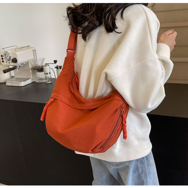 时尚布包女学生上课挎包尼龙布斜挎包大容量单肩包日系出游饺子包详情29