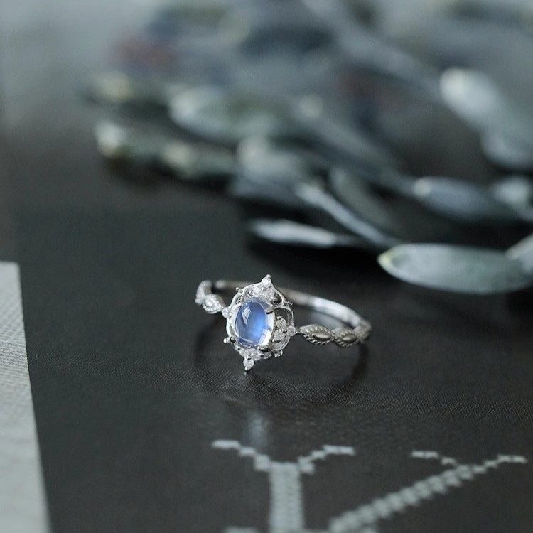 Moonstone plain ring for women, light luxury, niche and high-end feel, adjustable index finger ring, unique retro style open ring pic 3