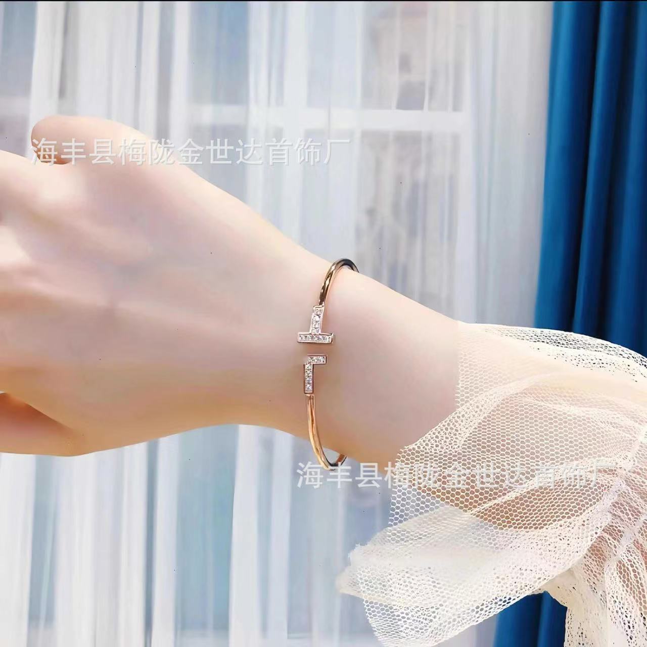Tijia high-quality double T-band diamond bracelet, high version 18K gold full diamond white mother-of-pearl light luxury high-end couple bracelet pic 2