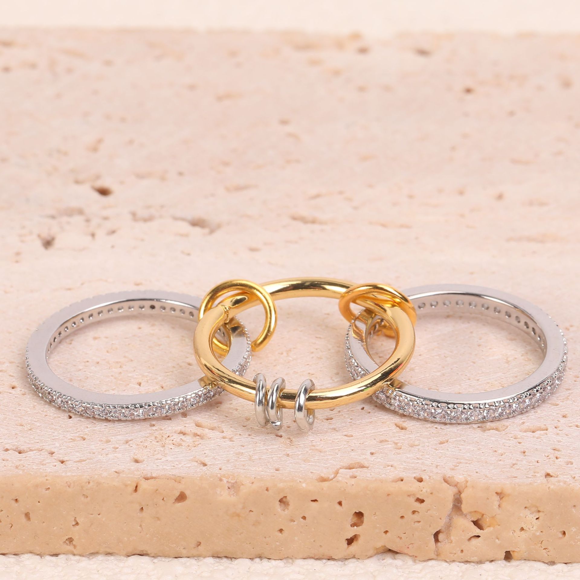 Wholesale of new cross-border color-blocking platinum ring interlocking three-in-one women's copper ring and gold and silver dual-color ring pic 5