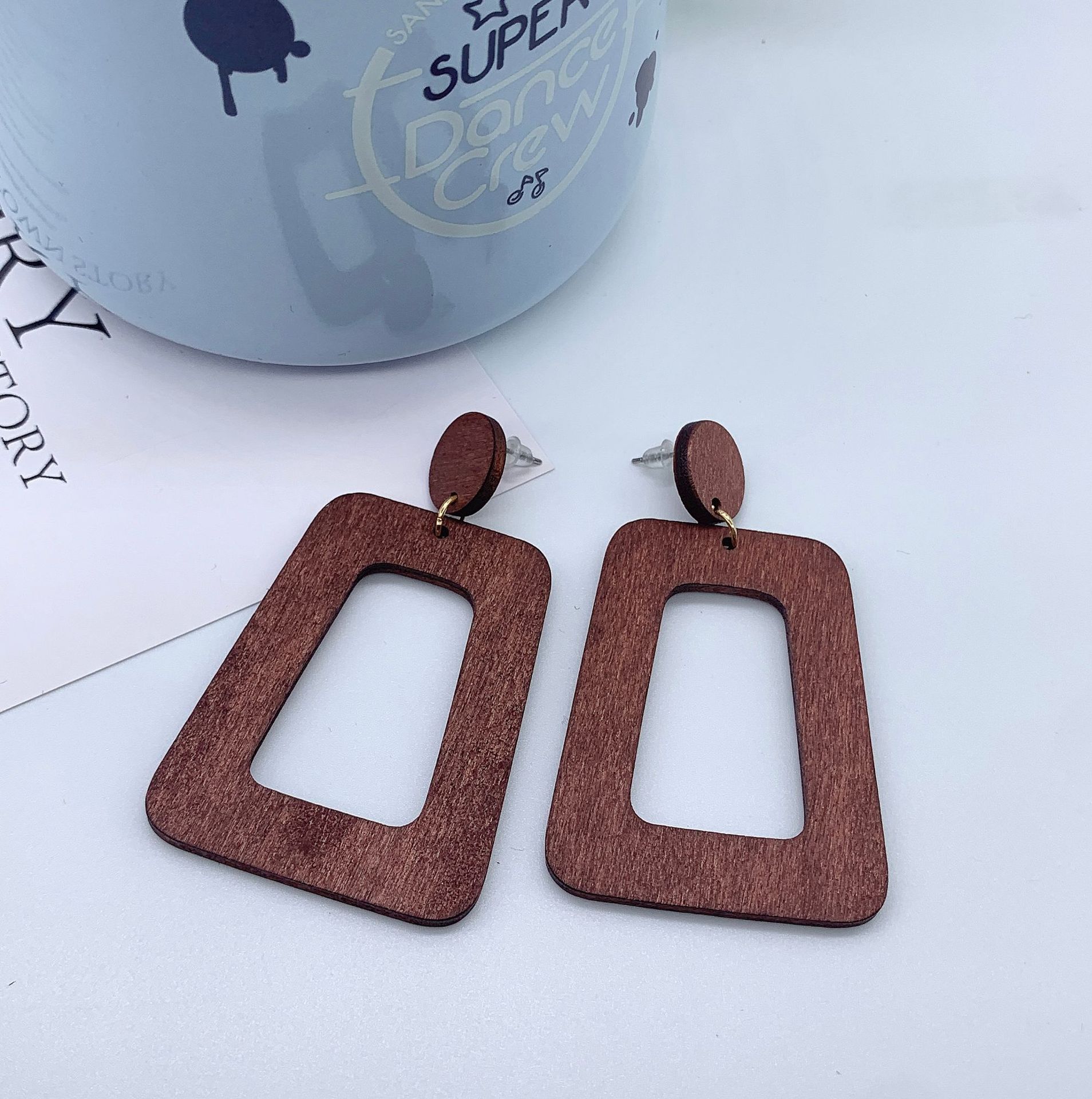 欧美简约风女士耳环几何菱形木质耳环时尚耳坠外贸跨境电商热卖货详情4