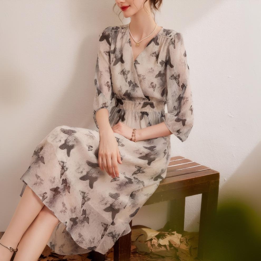 2025春夏新款女人味印花飘逸长裙时尚V领修身女式七分袖连衣裙潮详情15