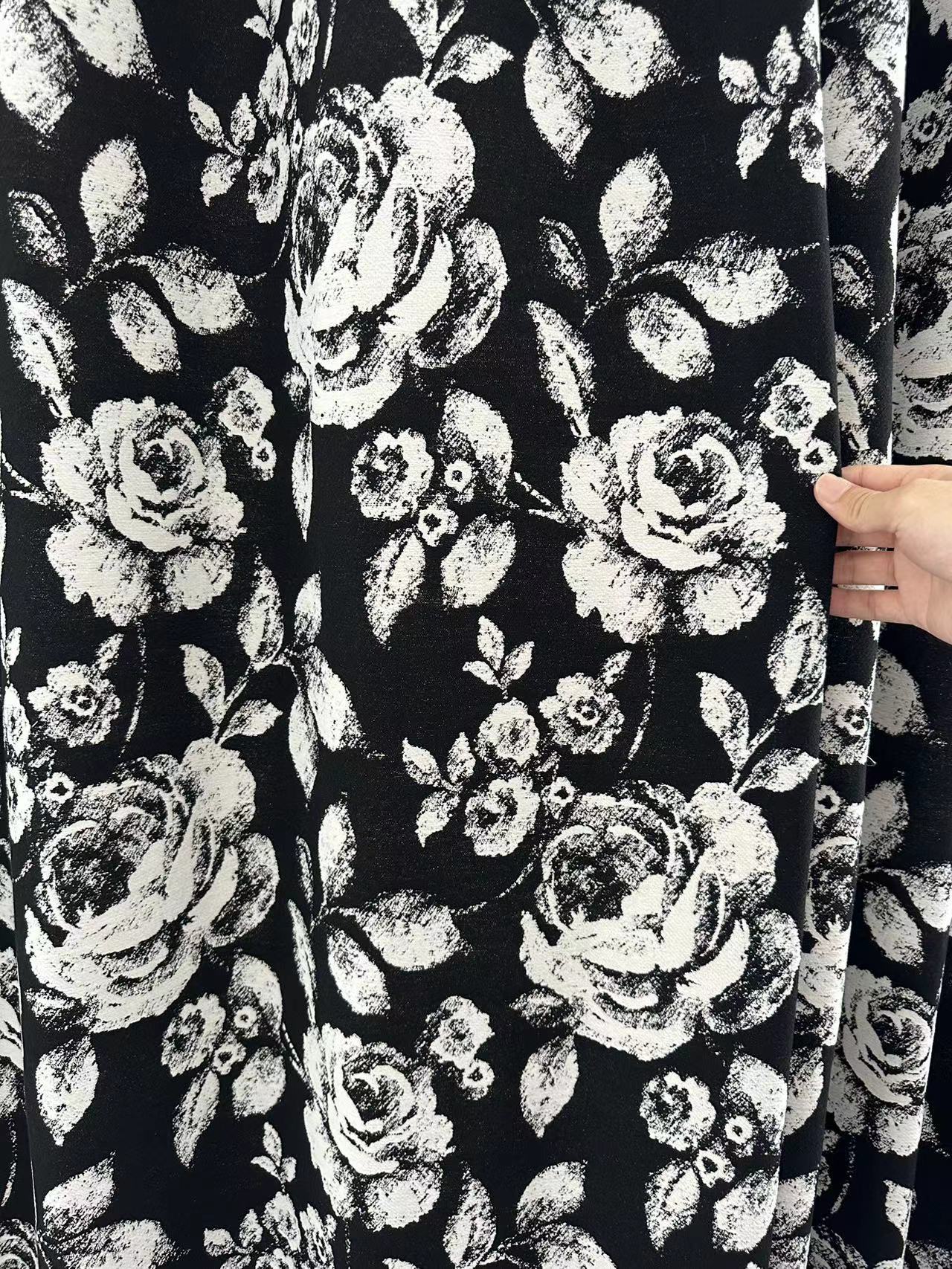 黑色玫瑰窗帘法式轻奢高级感客厅客厅卧室遮光雪尼尔提花窗帘布料详情9