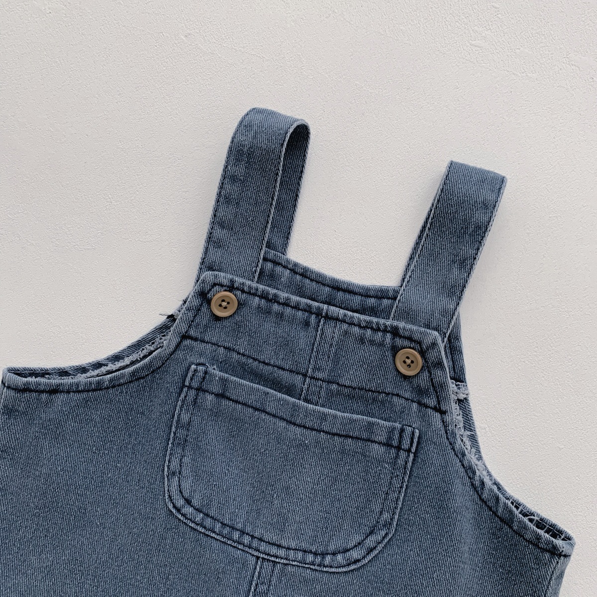 Bebé denim tirantes shorts conjunto 2025 nuevo niño blanco camiseta hombre niña verano fino dos piezas pic 10