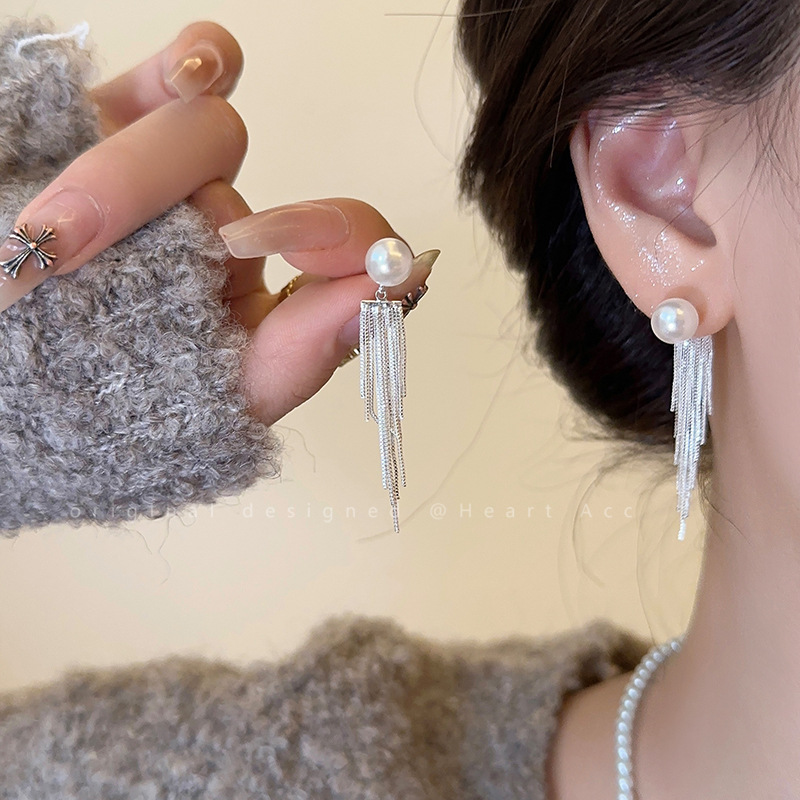 Wholesale of new best-selling pearl tassel stud earrings for women in 2024, featuring a unique, light luxury and high-end style pic 11