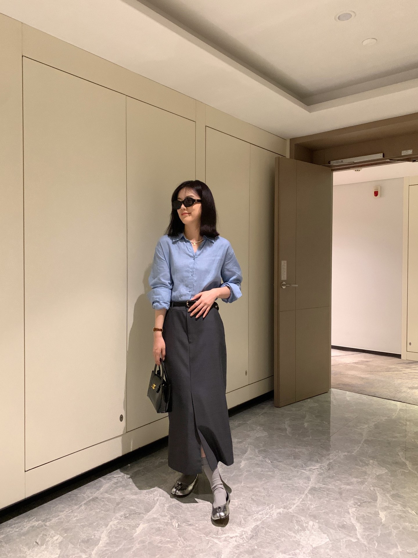020810 春季新款女士刺绣亚麻平纹纯色简约宽松通勤舒适衬衣衬衫详情23