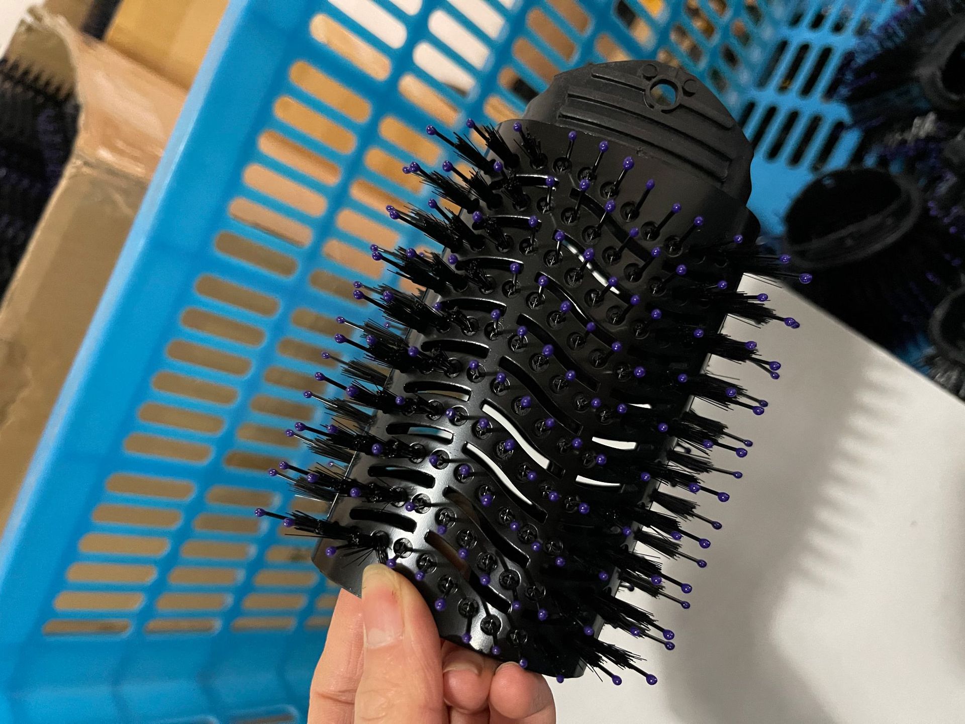 跨境热风梳新款多用途电吹风机负离子卷发器懒人护发卷发直发梳详情6