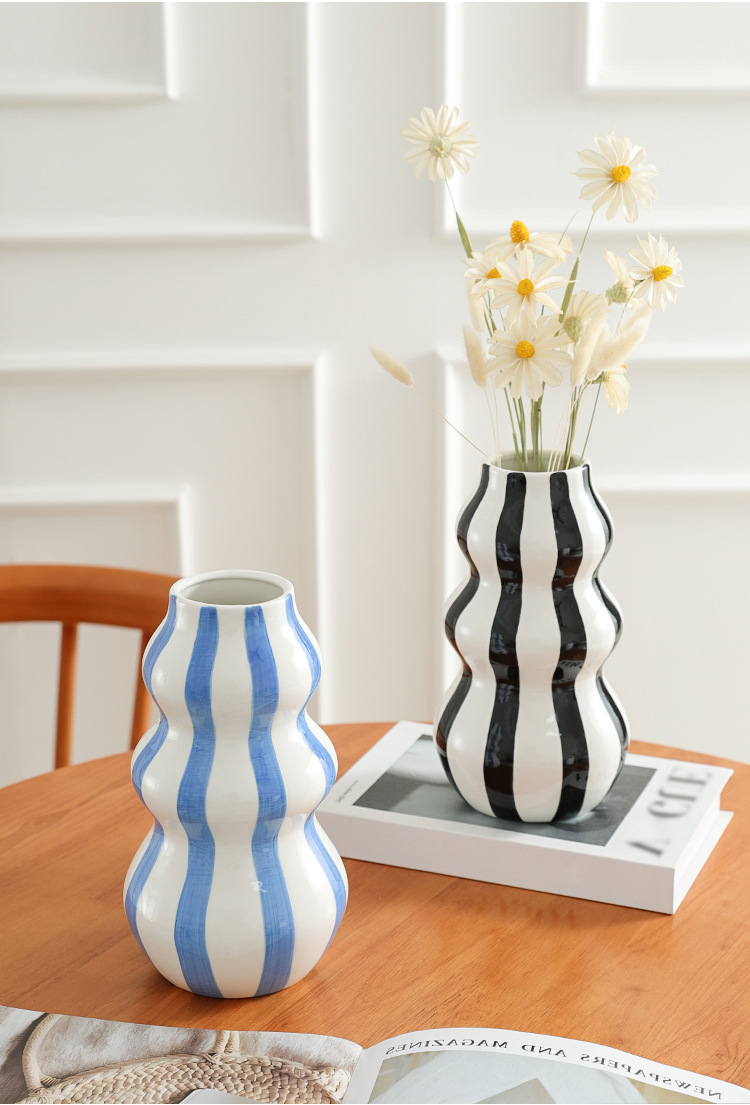 2026 New Nordic minimalist hand-painted striped vase Ceramic decoration, high-end living room flower arrangement, creative home desktop decoration pic 3