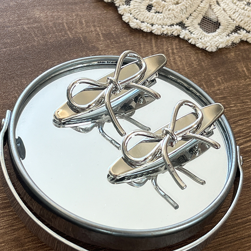 High-end metallic cold style bow duckbill clip, Japanese simple metal edge clip, sweet and versatile hair clip for girls pic 3