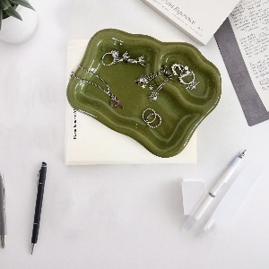 ins风不规则陶瓷首饰收纳盘绿色创意饰品托盘珠宝展示盘桌面收纳详情2