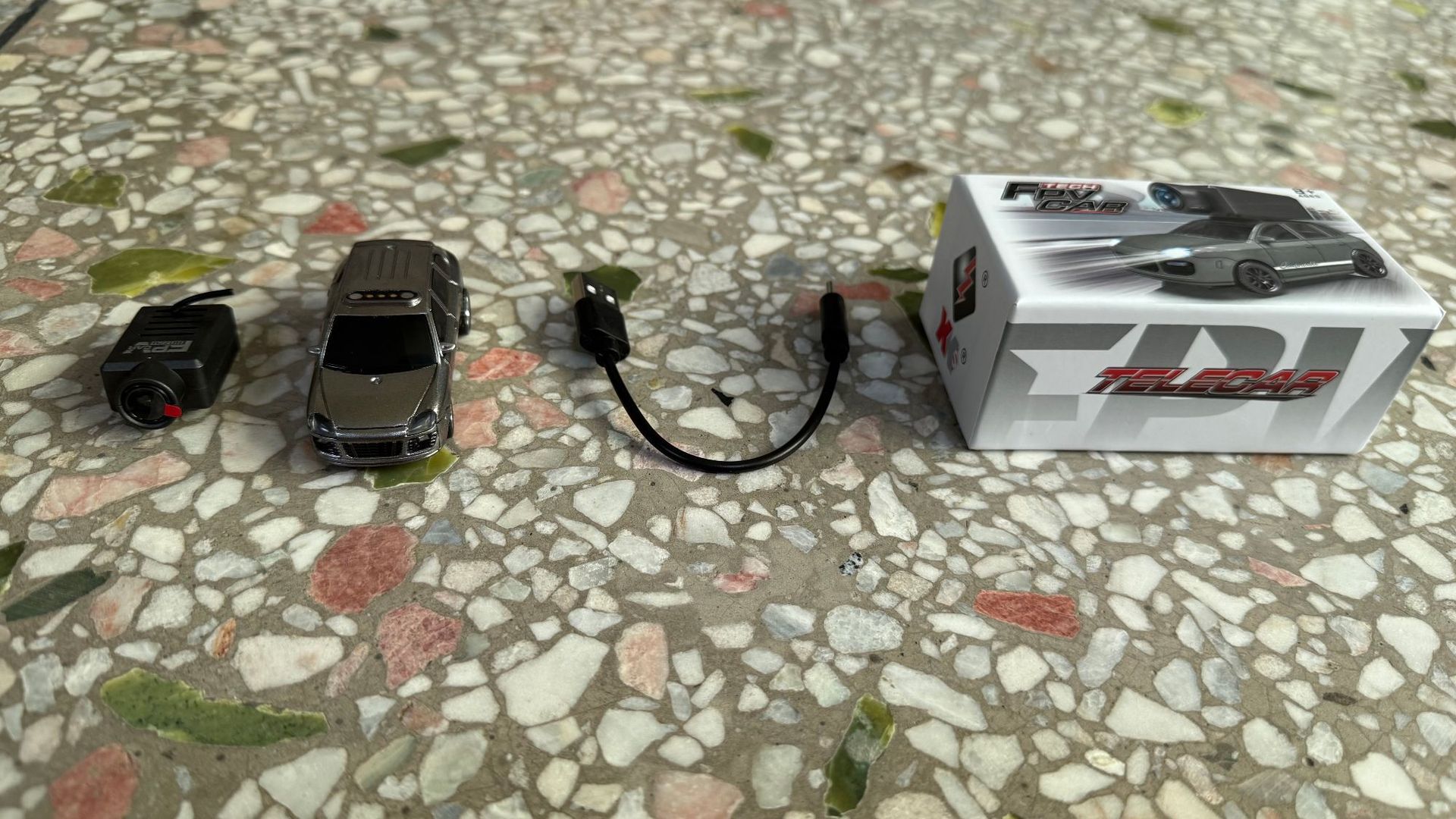 Трансграничная vivire 6401FPV 1 телеуправляемая тележка 1:64, камера 2.4G, управляющая маленькой машинкой pic 2