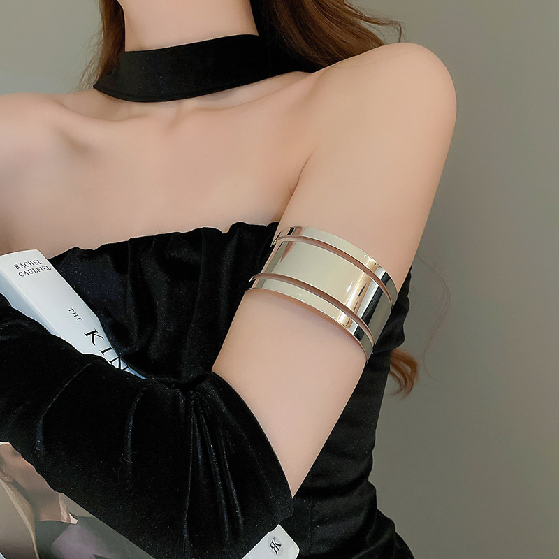 Cross-border European and American open armband bracelet, high-end, niche, versatile bracelet, exaggerated, individual and fashionable jewelry for women wholesale pic 2