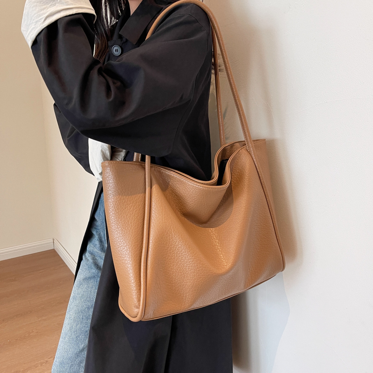 大容量女包包2025软皮质感单肩包休闲百搭上班通勤手提托特包热卖详情4