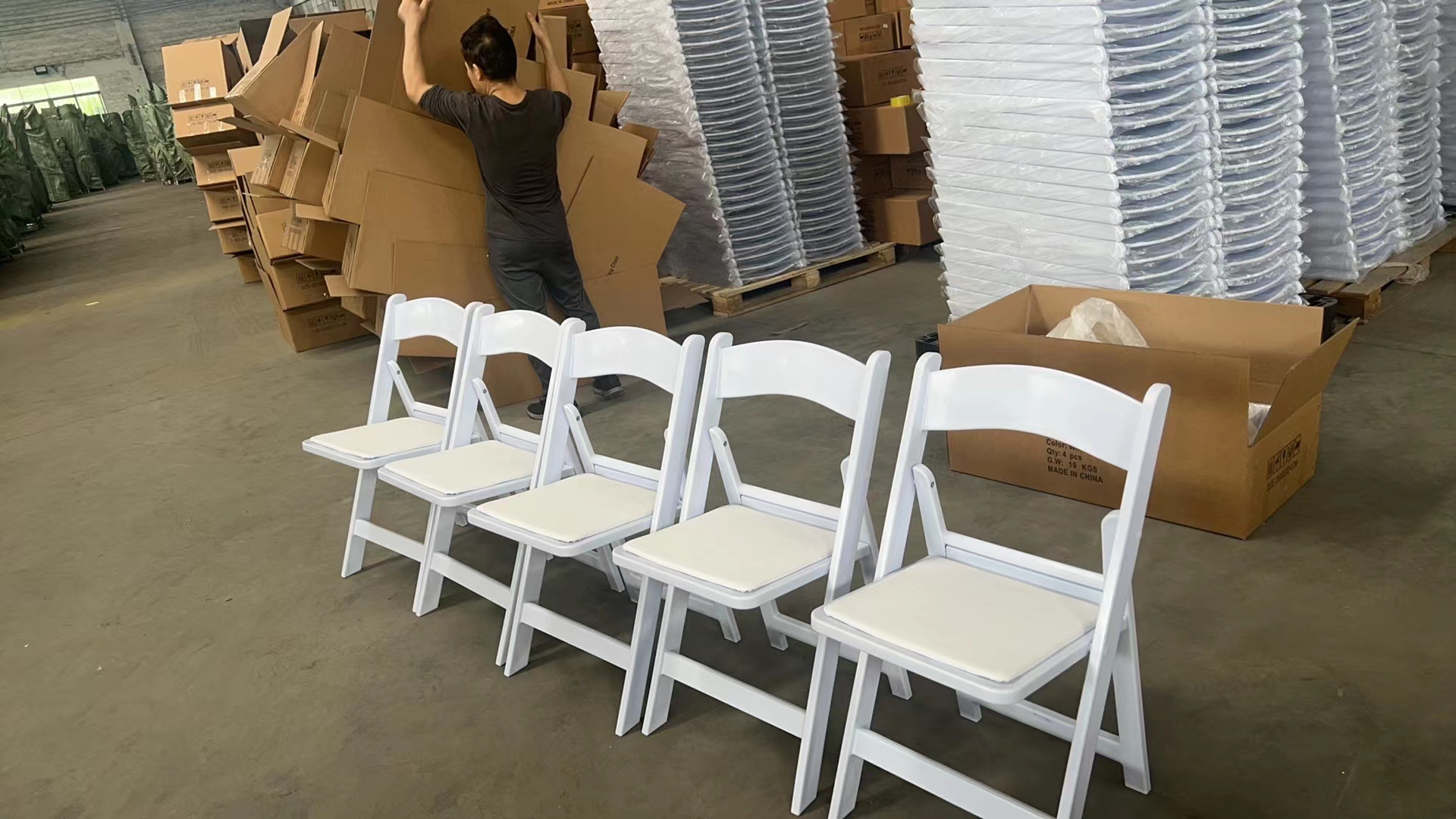 Starry white folding chair, plastic dining chair, backrest chair, outdoor banquet chair, modern and simple plastic folding chair, folding chair backrest chair, folding chair, office chair, studio chair, backrest chair, study chair pic 9
