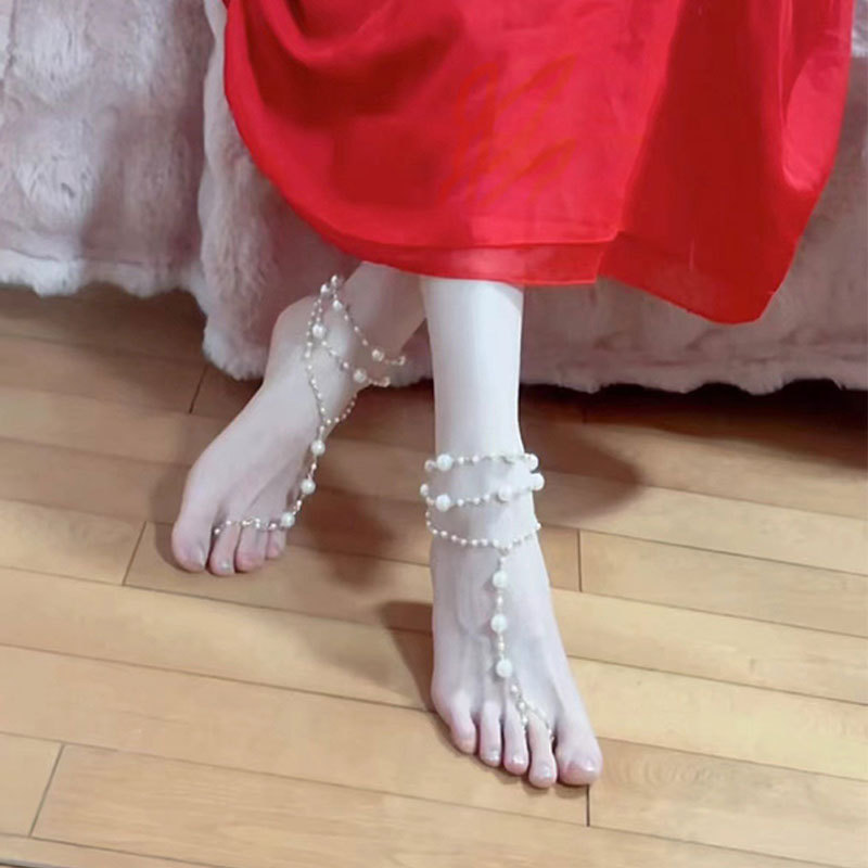Luxurious rhinestone, tassel and pearl interlocking finger design foot accessory for the exotic princess performance in Indian dance pic 11