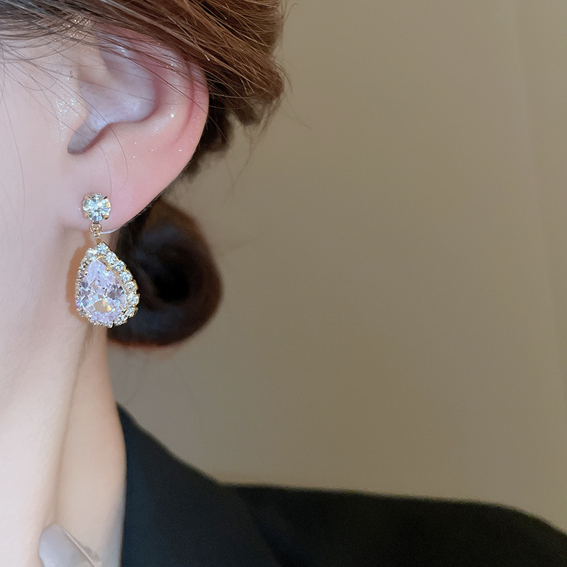 European and American cross-border water drop diamond-encrusted stud necklace, light luxury style fashion pendant, collarbone chain, internet-famous high-end accessory for women pic 18