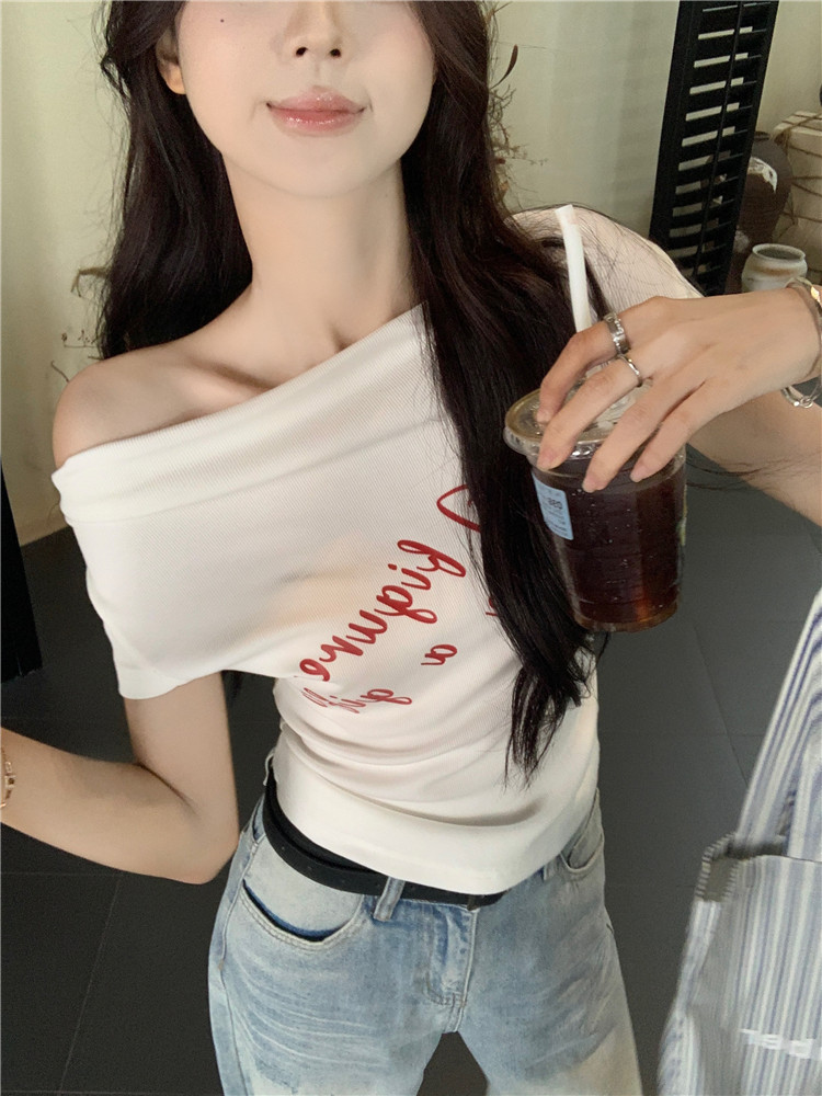 2025夏季新款一字领露肩短袖T恤女 显瘦字母印花设计 辣妹百搭短款上衣 女式T恤修身款详情13