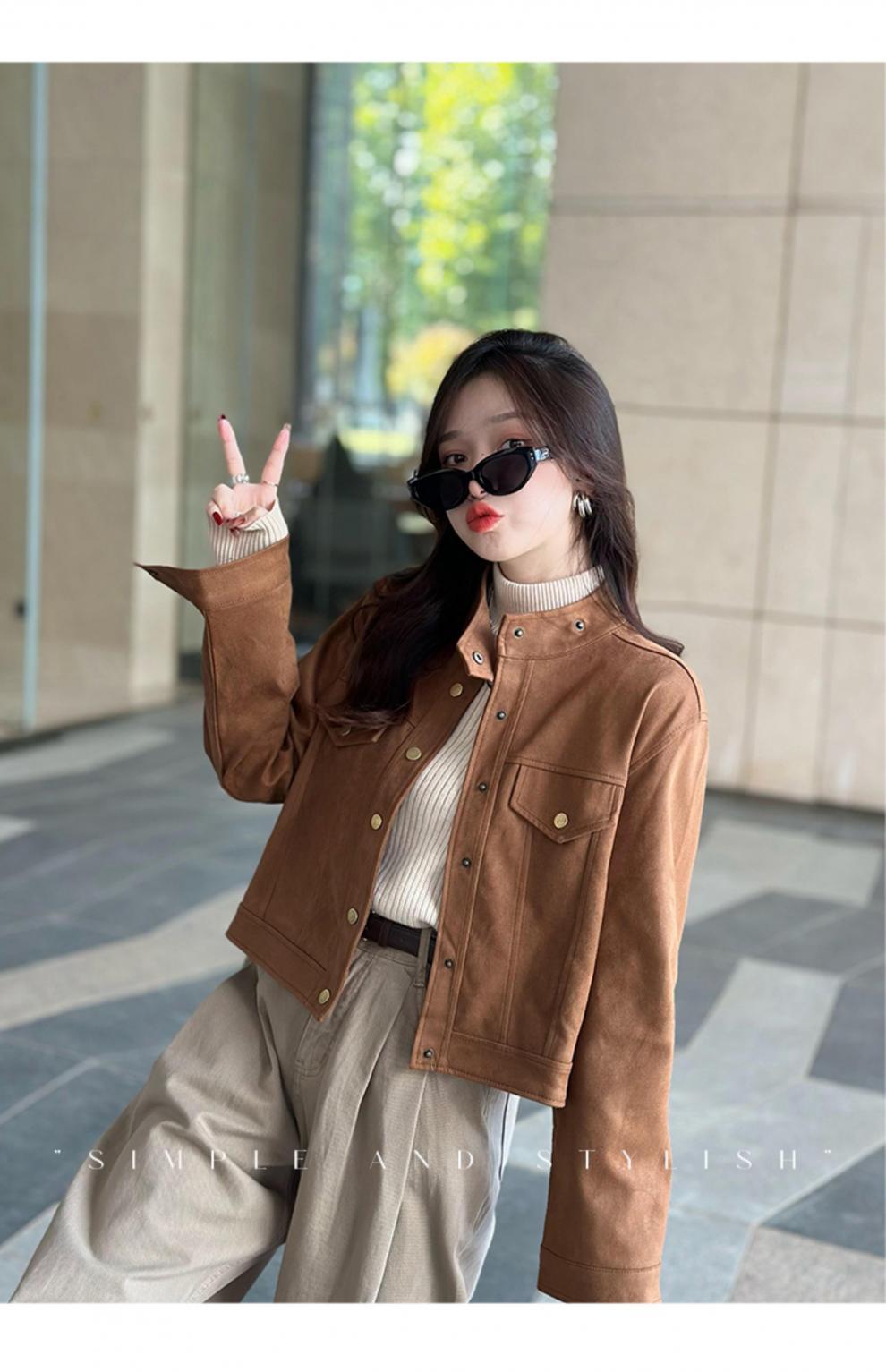 For women in winter, add a thick one-piece fleece jacket. For autumn and winter, pair it with a semi-high neck knitted base layer and a white warm top pic 27