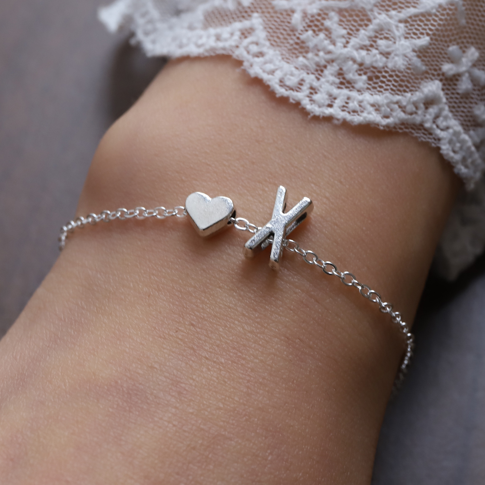 欧美跨境26个英文字母手链女个性气质合金心形字母手环手镯批发详情29