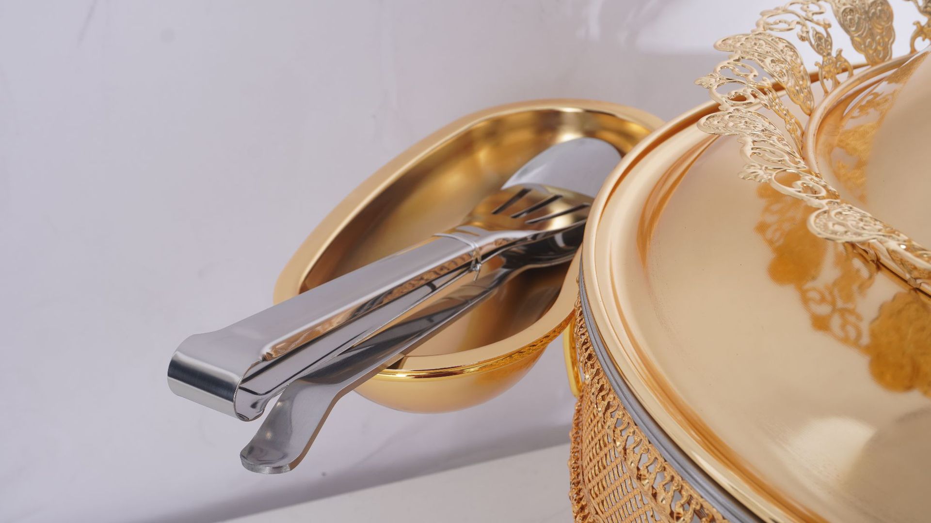 圆形豪华金色花边不锈钢酒精炉酒店餐厅自助餐炉可吊盖食物保温炉详情4