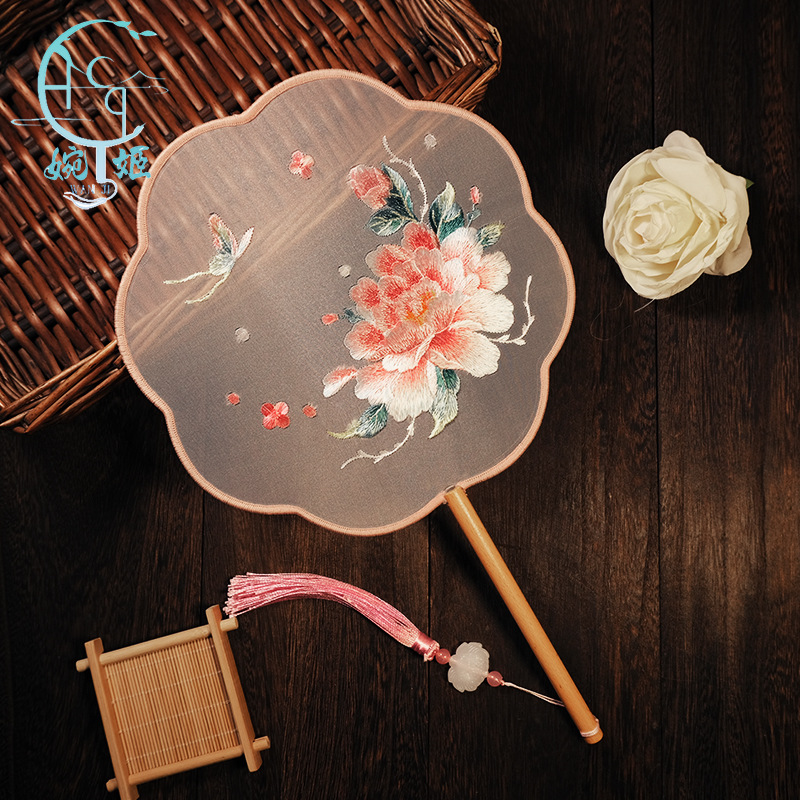 Double-sided embroidered ancient-style round fans, embroidered folding fans, special for Hanfu, Suzhou embroidery, versatile dance fans, factory wholesale pic 2