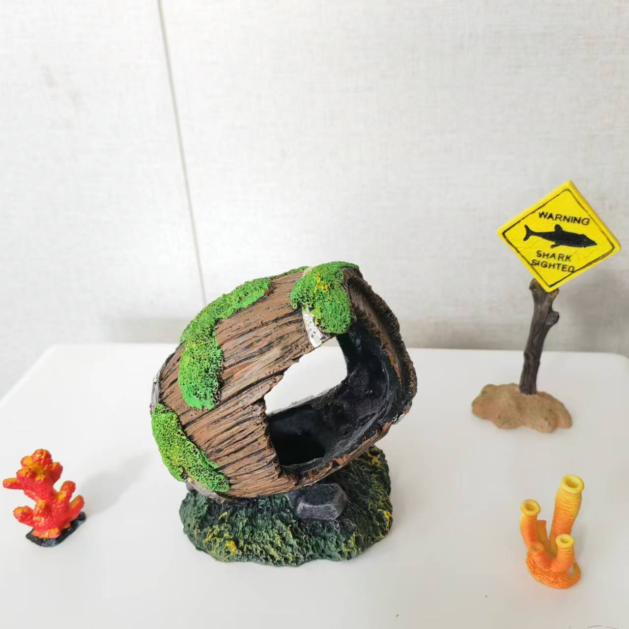 新款鱼缸装饰躲避洞穴水族箱摆设虾屋慈鲷虾窝躲藏屋空心仿真酒桶详情3