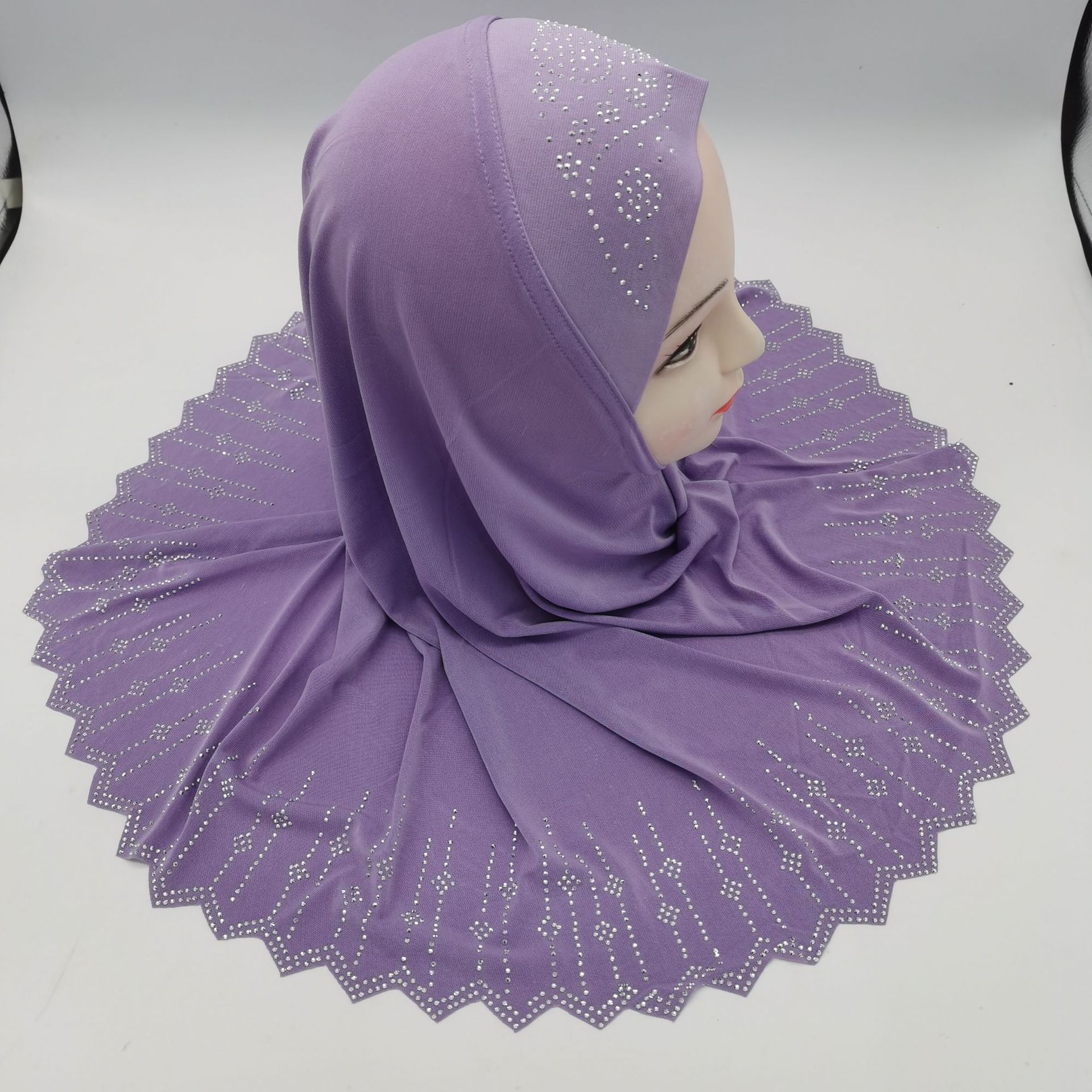 跨境货源水晶麻几何图烫钻激光边女式时尚包头帽头巾帽详情14