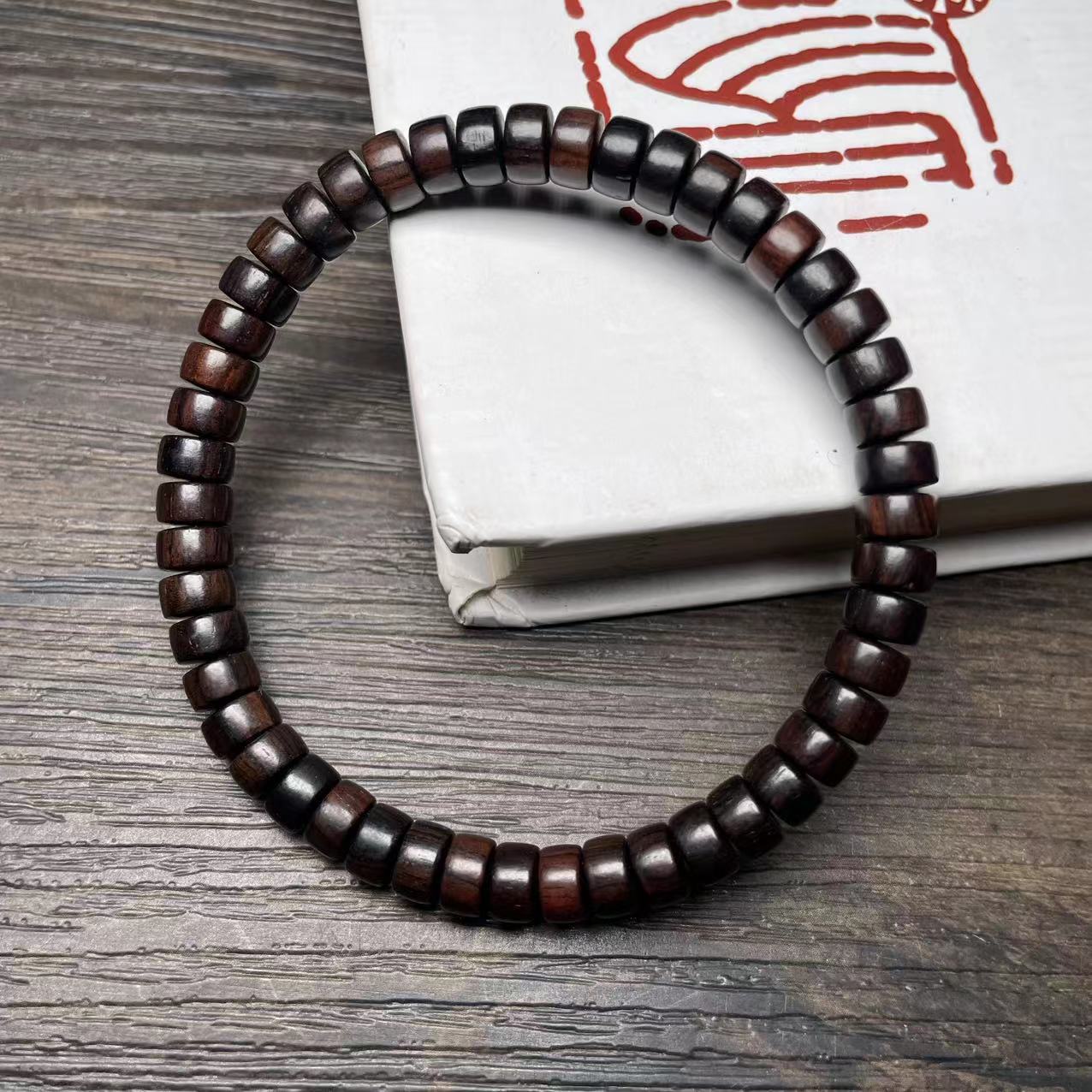 Wholesale of live-streaming promotion products: Green sandalwood, black rosewood, purple sandalwood, bamboo joint Barbie sandalwood luminous perpetual night running ring bracelet pic 7