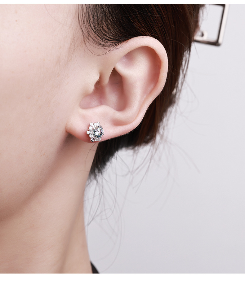 Zhuoheng Select s925 pure Silver 50-point white Moissan stud earrings for ear piercing, snowflake high-end style, autumn and winter versatile earrings pic 12