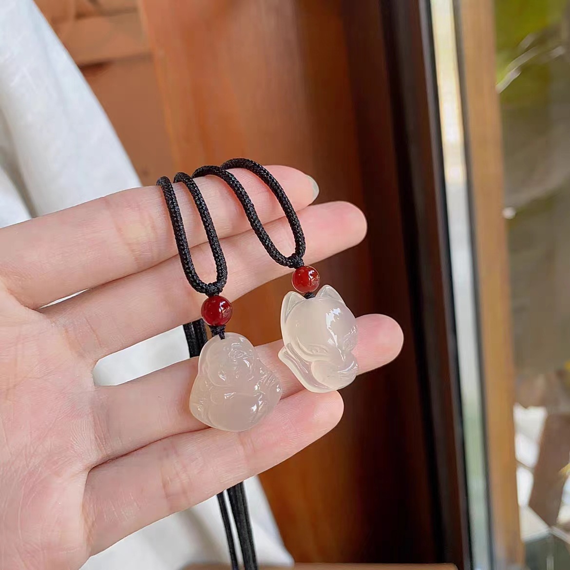 小众设计狐狸天然玛瑙荔枝冻笑佛弥勒佛项链女款锁骨链玉髓吊坠 直播热销款详情3