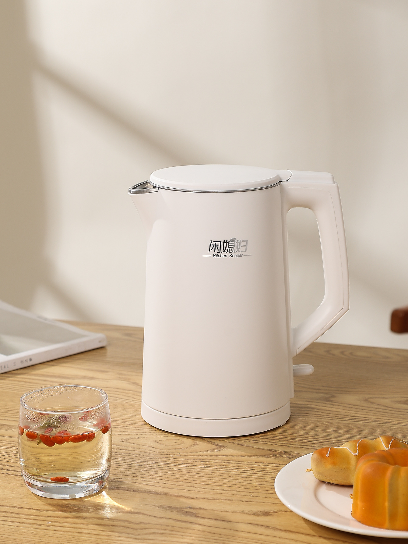 闲媳妇 1.8L烧水壶304不锈钢无缝内胆电热水壶自动断电煮水开水壶详情5