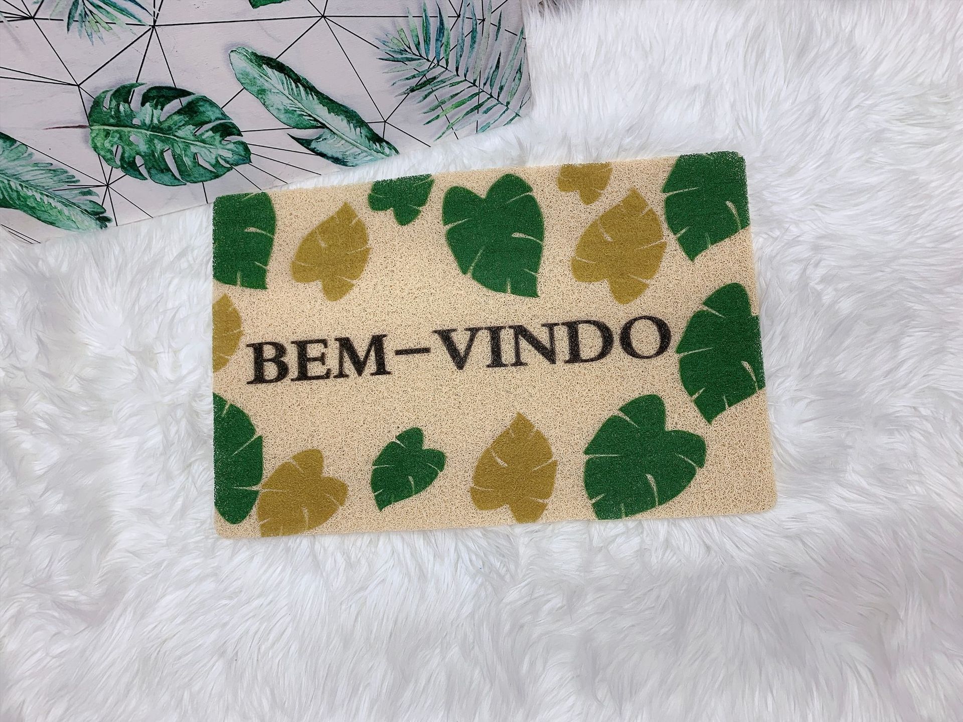 Factory direct sales and wholesale of yellow silk spray-printed anti-slip and water-absorbing floor MATS for bathrooms and living rooms. The foot feel is skin-friendly and comfortable pic 3