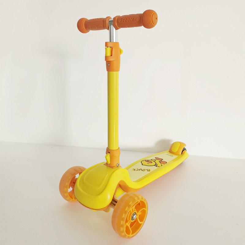 工厂批发跨境儿童1-3-6-8岁可折叠便携式宽轮带闪光滑板车SCOOTER详情9