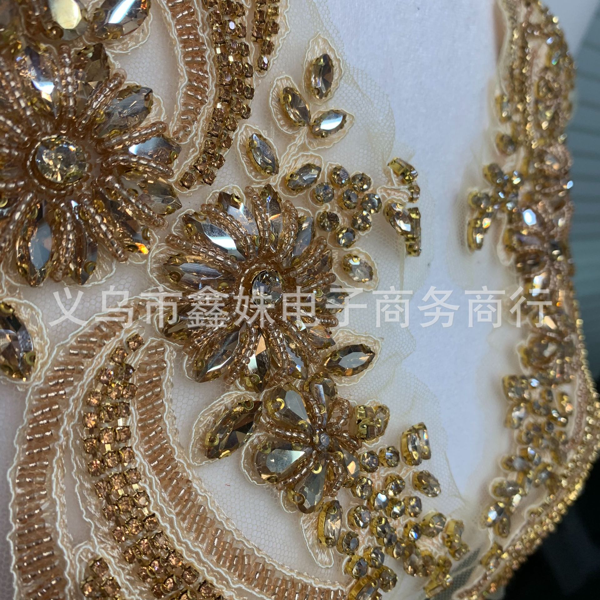 金AB手工钉珠蕾丝凤尾对花 婚纱礼服贴花详情12