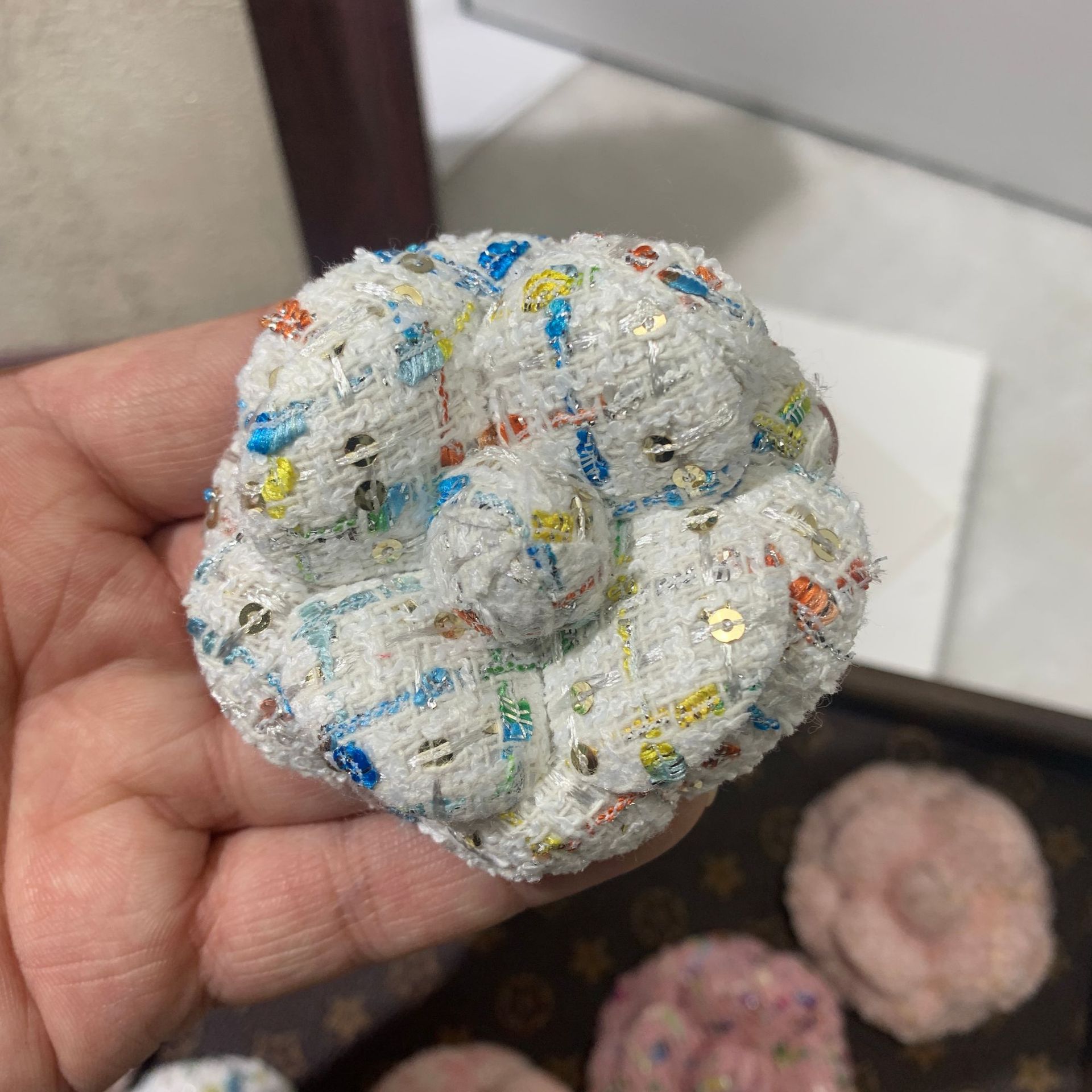 New 6.8cm high-end small fragrant flower nib super shaped flower camellia accessory brooch with a flower clip on the head pic 10