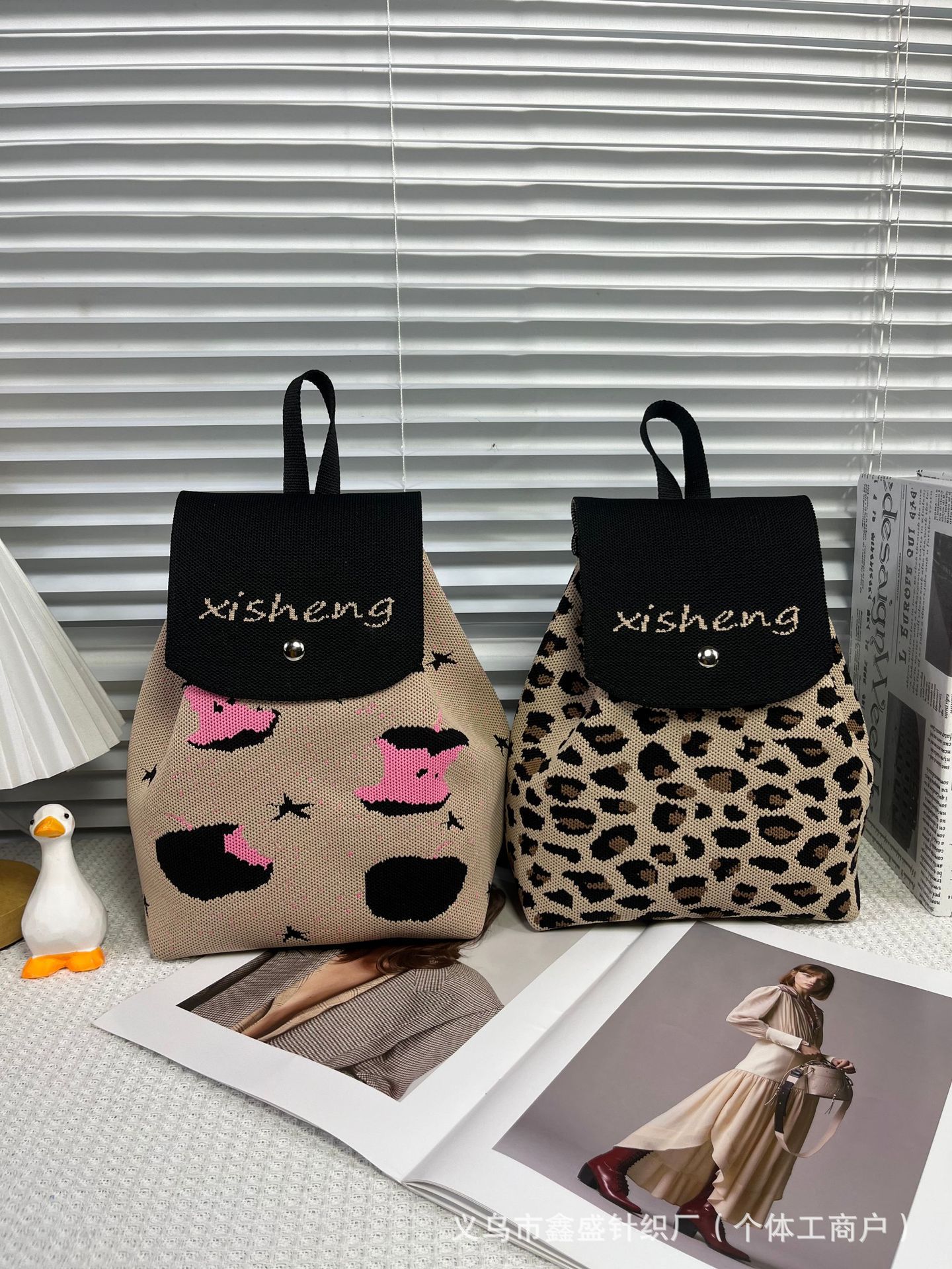 新款ins网红卡通便携通用百搭针织抽绳双肩包手拎包可编logo包包详情3