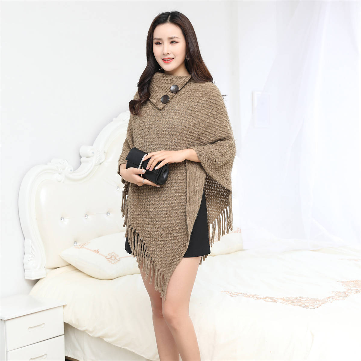 秋冬新款高领纽扣流苏女款斗篷披肩冬季保暖斗篷欧美时尚针织衫详情12