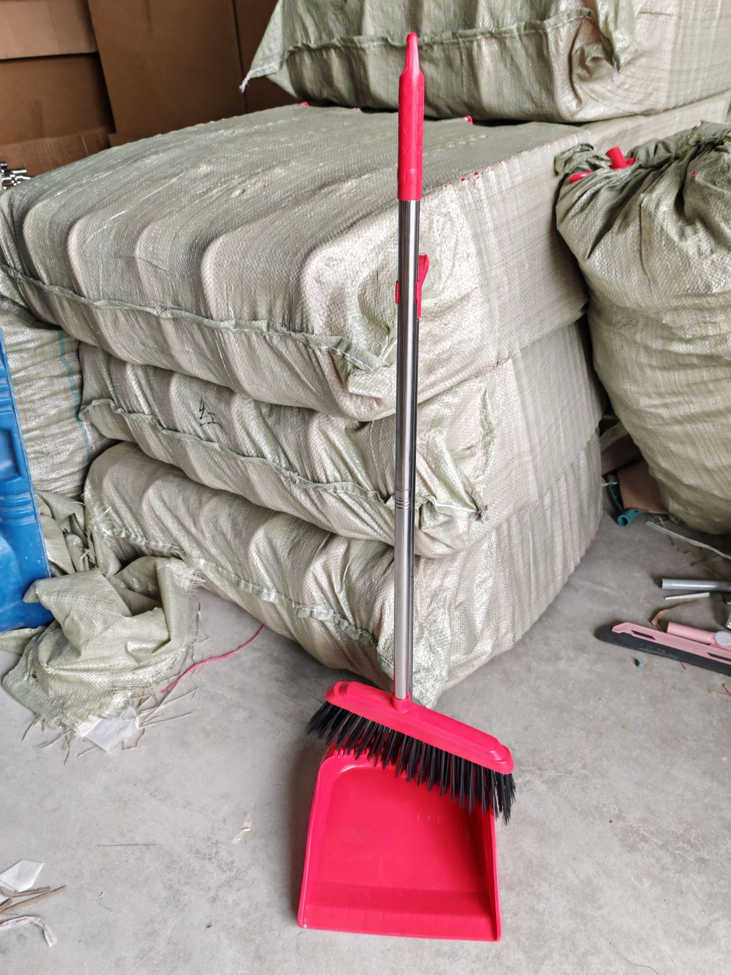 家用加厚扫把簸箕套装两件套魔术扫把三件套刮水拖把地板清洁用品详情3