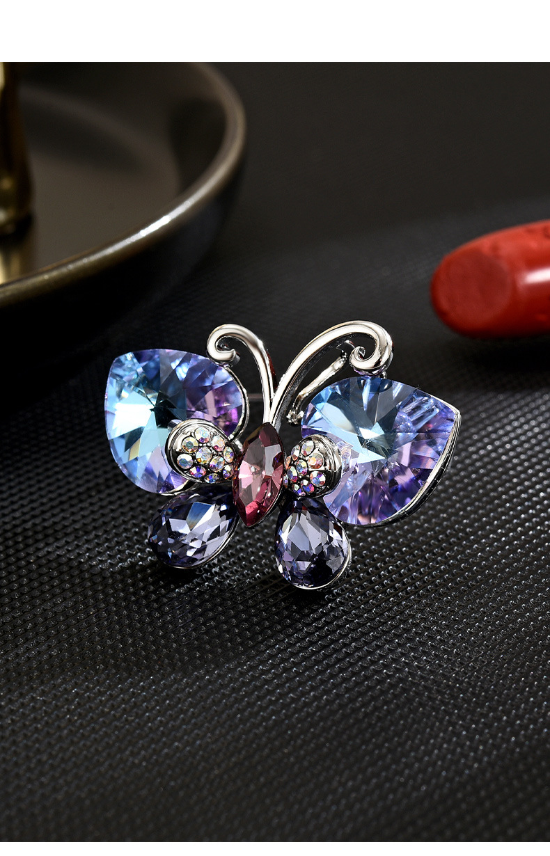 欧美复古流光水晶蝴蝶胸针轻奢高级感纪念品别针电镀真金胸花详情7