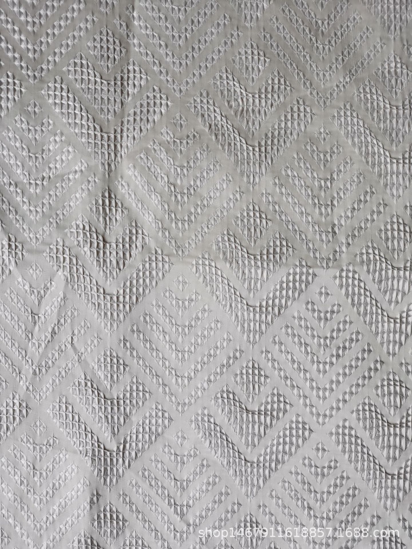 厂家直销大提花剪花面料剪花浴帘剪花家纺面料详情2