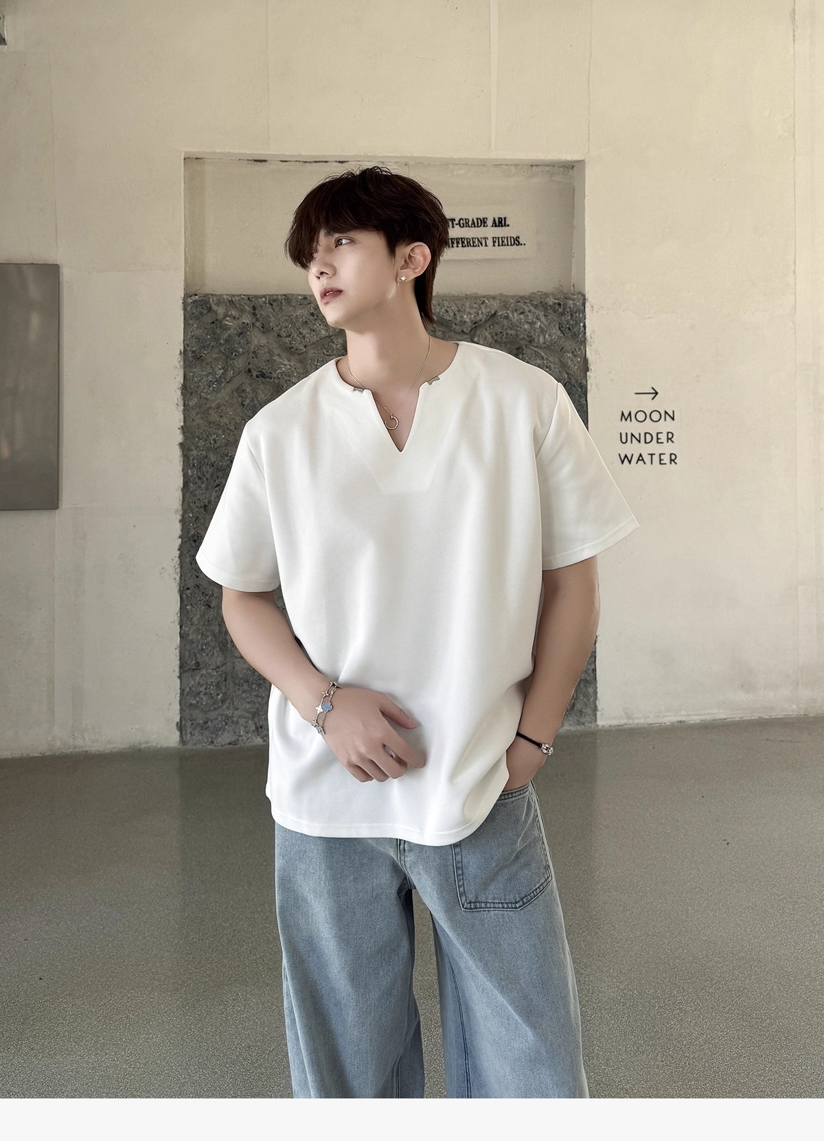 Customized V-neck metal buckle loose short T-shirts from Henry in Suriname, Bolivia, based on your provided samples. Super Factory pic 15