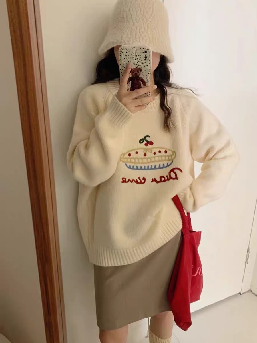 New gentle cake round-neck embroidered sweater for women in autumn and winter, Korean cartoon style, youthful and versatile knitted sweater for women in autumn pic 28